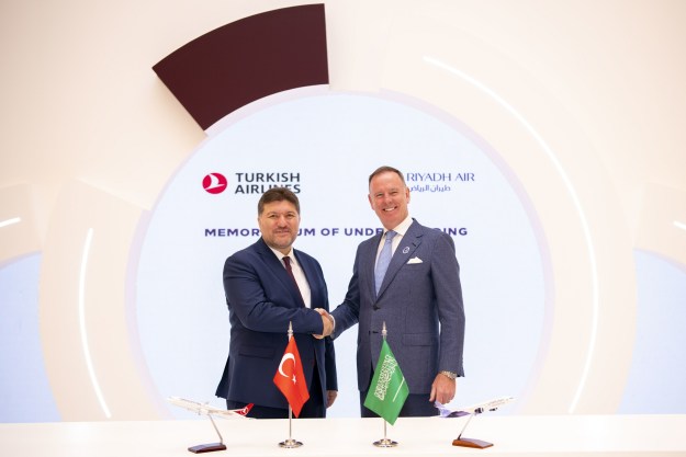 Turkish Airlines and Riyadh Air sign MOU for a strategic cooperation